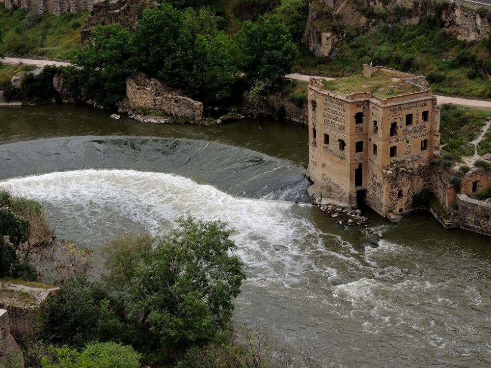 Tagus River... man made falls??